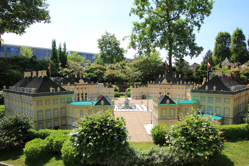 Feudales aus Legosteinen