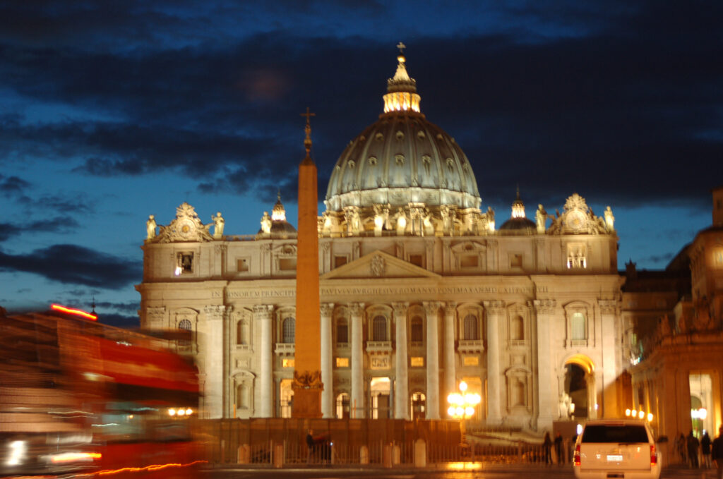 Petersdom am Abend