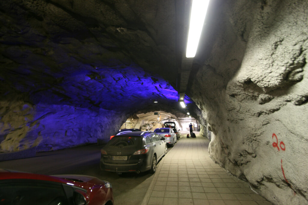 In der Parkgarage von Tromsö wid auch wettergeschütz gejoggt.