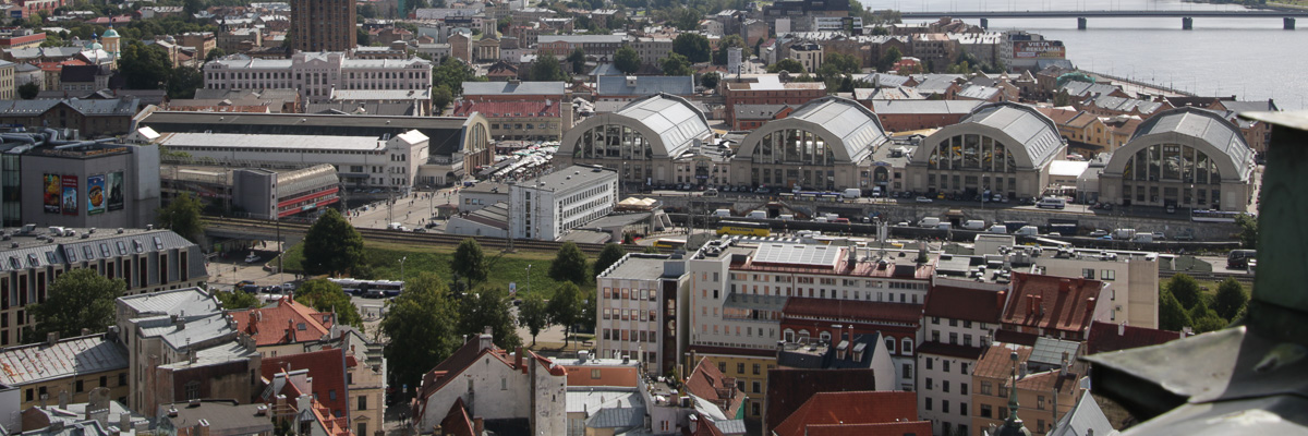 Ausblick über Riga mit den Markthallen