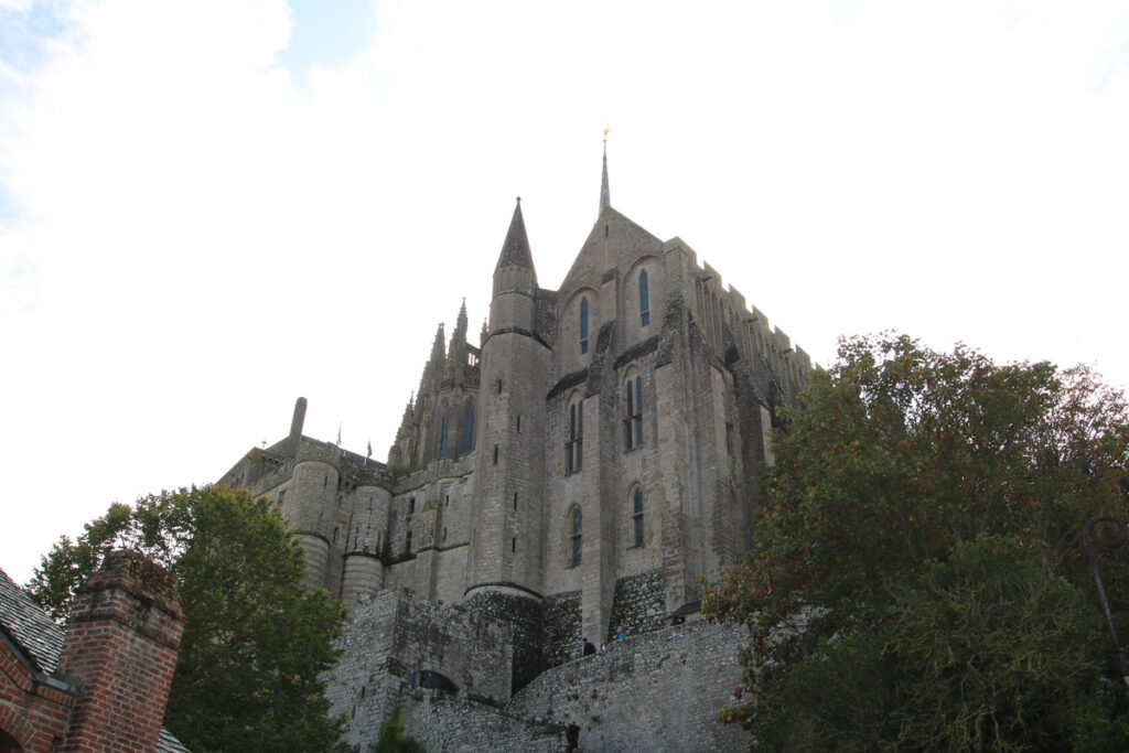Der Dom throhnt
