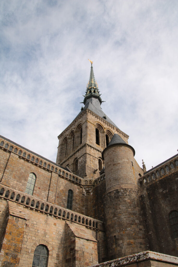 Das Kloster ist stark befestigt