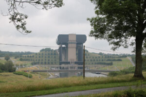 Europas größtes Schiffshebewerk Strépy-Thieu