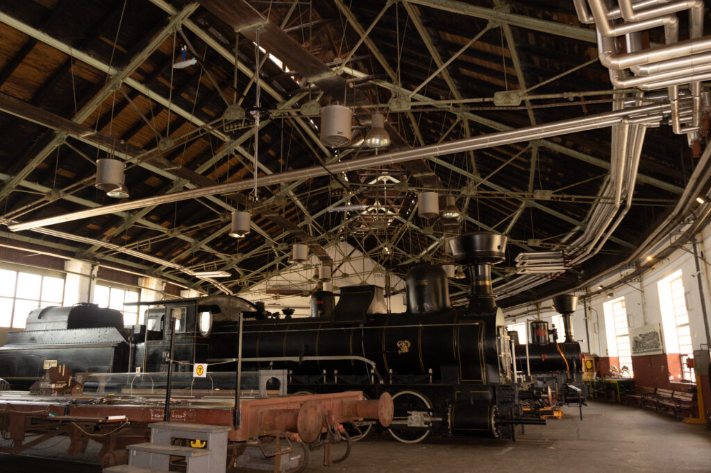 Halle des Eisenbahnmuseums in Laibach