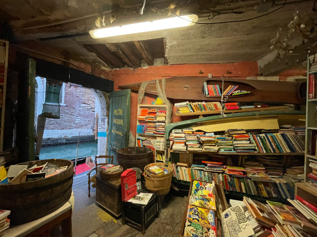 Buchhandlung Alta Acqua