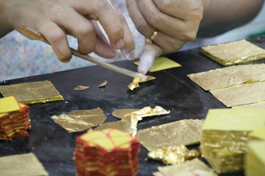 Goldblätter machen ist Feinarbeit
