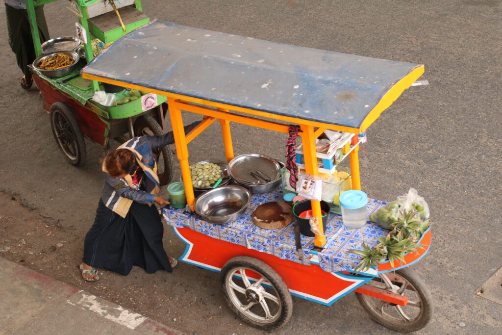 Tuk Tuk mit Essensausgabe