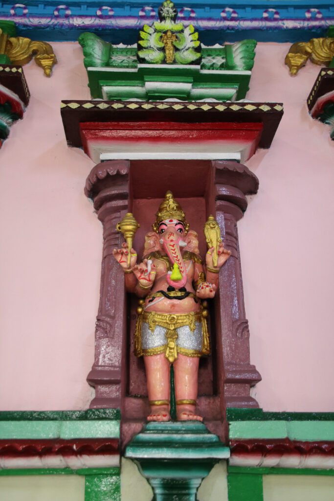 Im Hindi-Tempel in Yangon