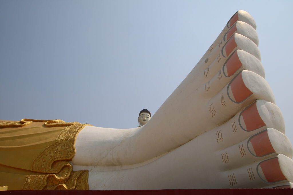 Zehen des großen liegenden Buddhas