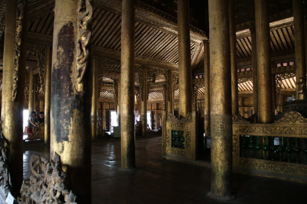 Alter Holzpalast in Mandalay