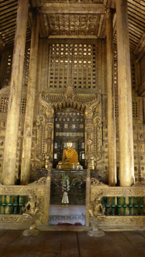 Alter Holzpalast in Mandalay