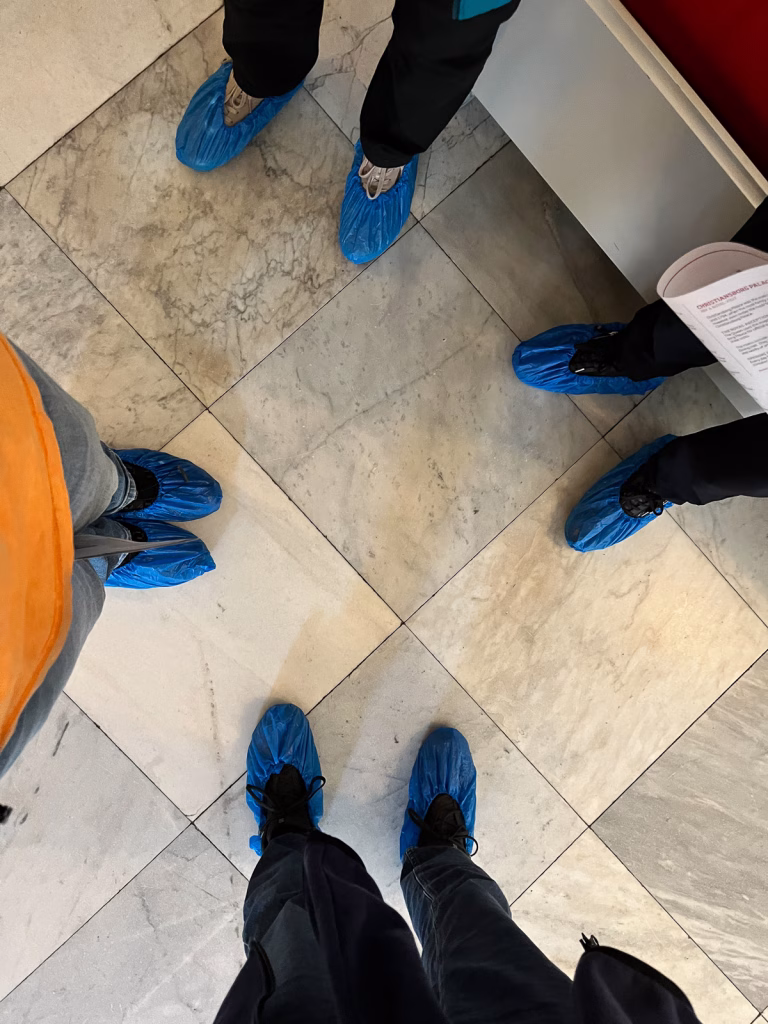 Für die Besichtigung des Schloss gabs Patschen