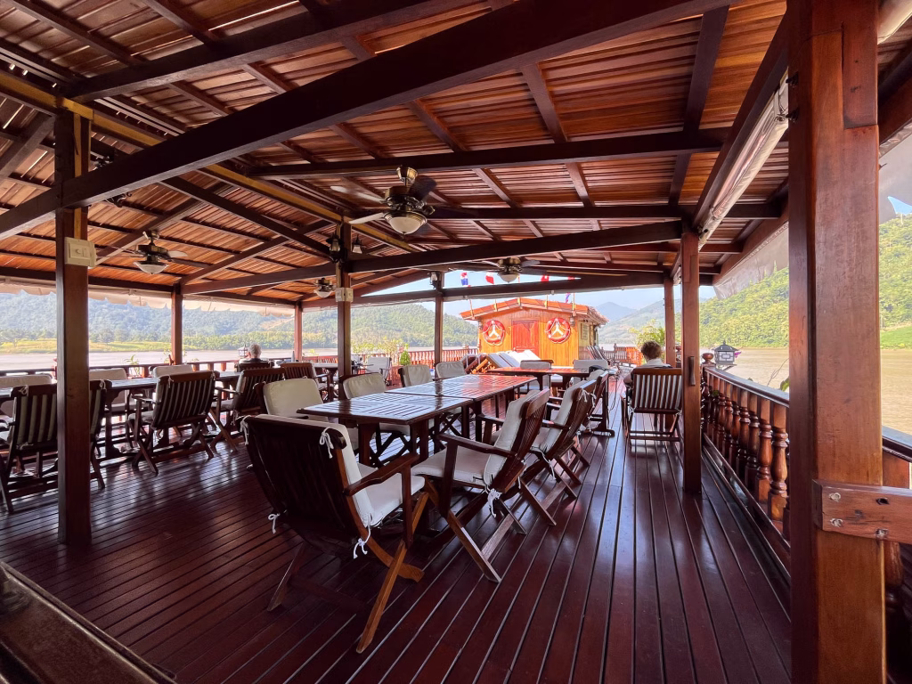 Die Mekong Sun - Upper Deck