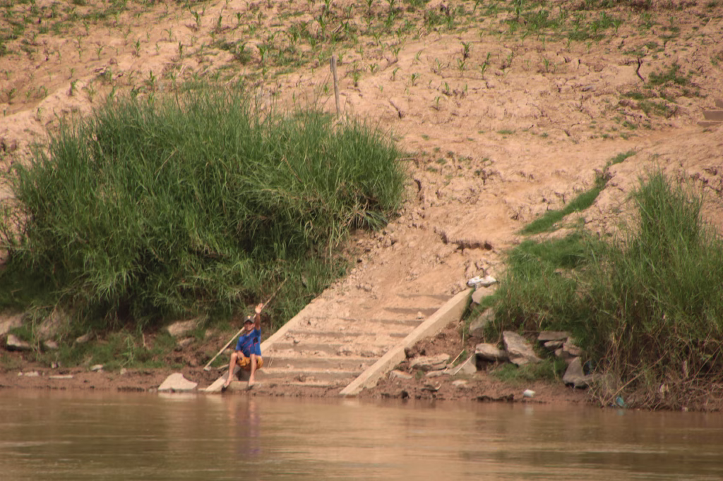 Vom Hochwasser überschwemmte Treppe