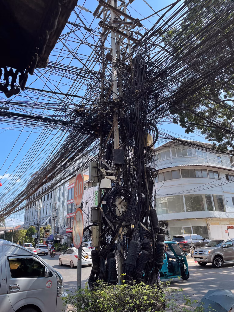 Falls sich mal wer über Kabelsalat zuhause ärgert