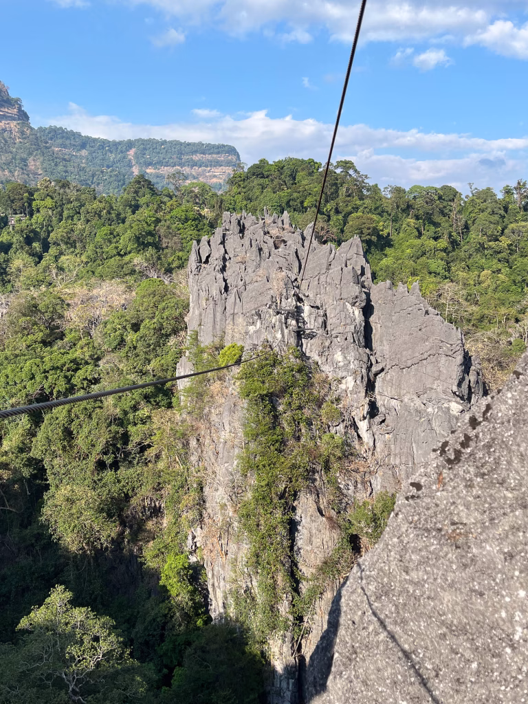 Eine der Ziplines beim Rock