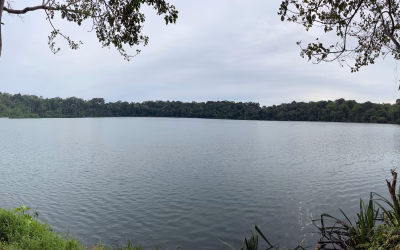 Wasserfälle und Kratersee in Banlung
