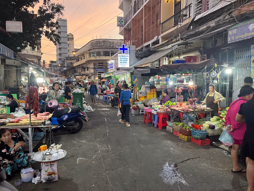 Am Straßenmarkt von Phnom Penh