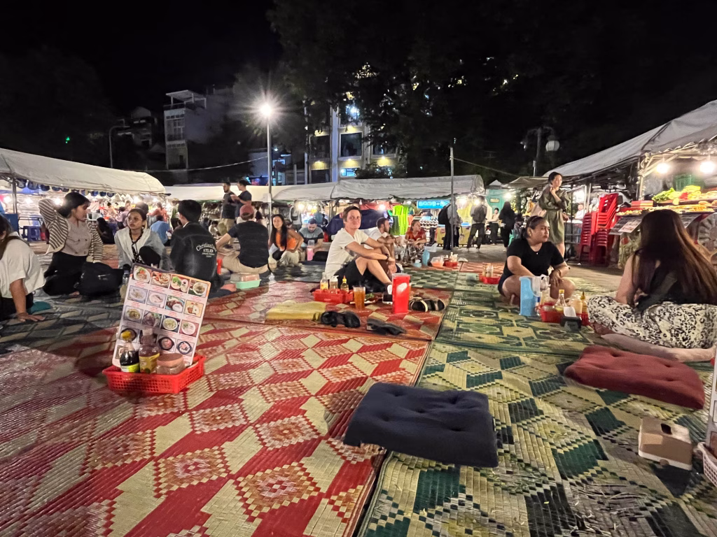 Essen mitten am Markt