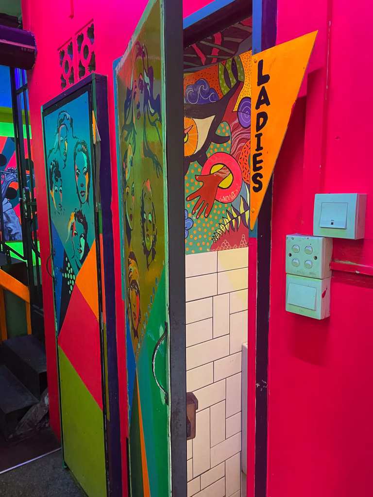 Toilette eines Restaurants auf der Haji Lane, Kampong Glam