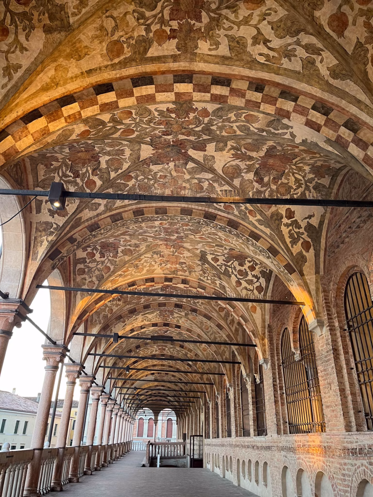 Der Vorhof vom Palazzo della Ragione