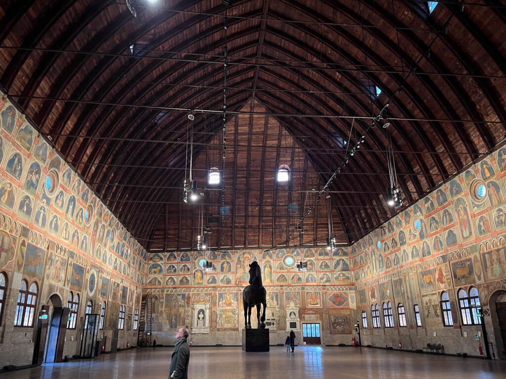 Im Palazzo della Ragione