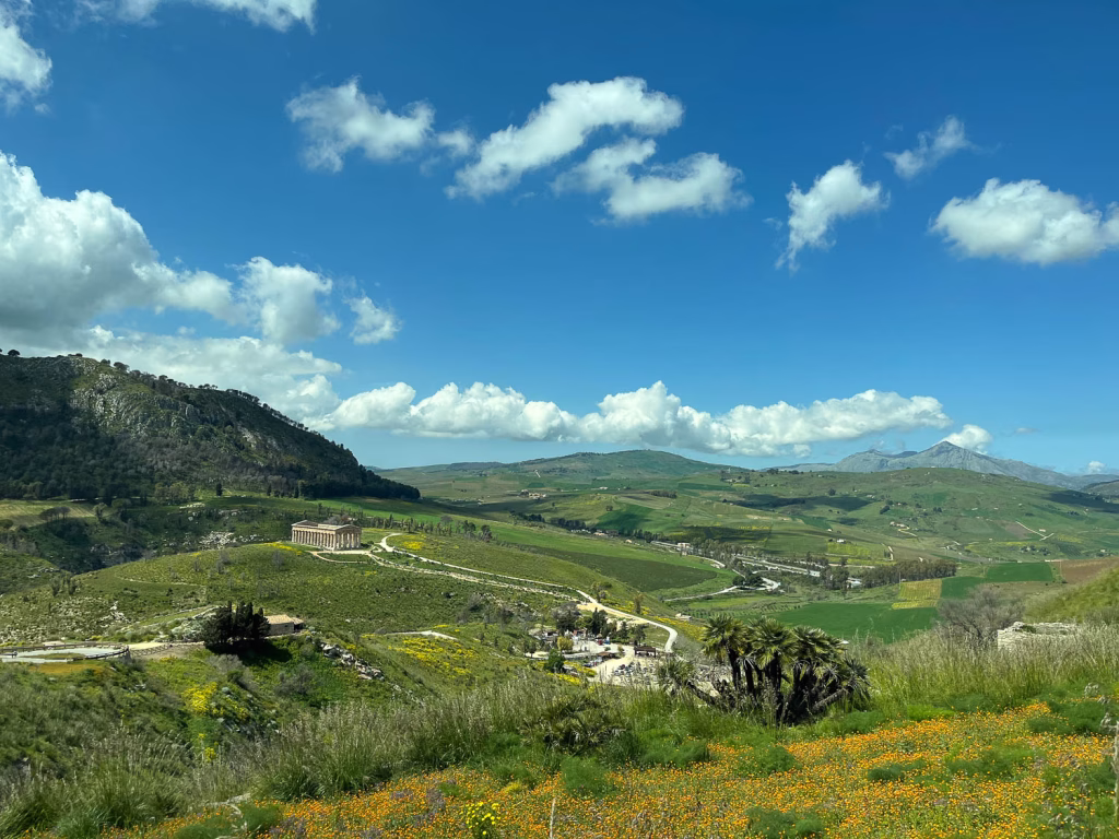 Blick auf den Tempel von Segesta