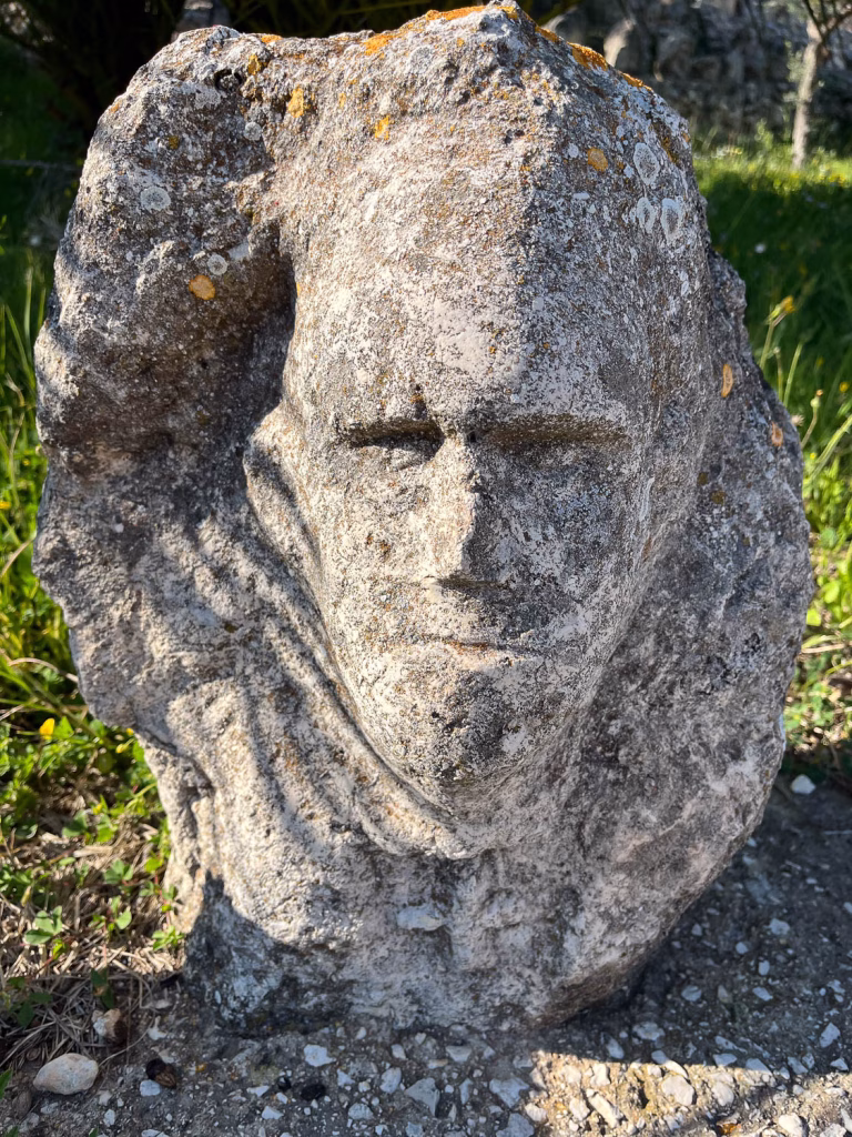 Ein Steinkopf