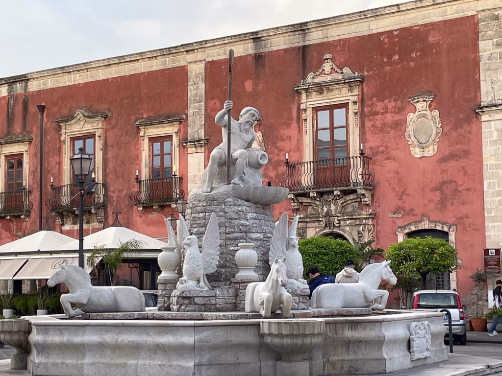 Brunnen am Hauptplatz vom Milazzo